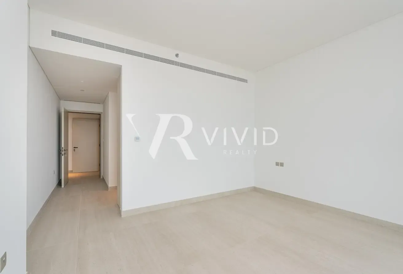 Private Beach | Panoramic Sea View | Mid Floor