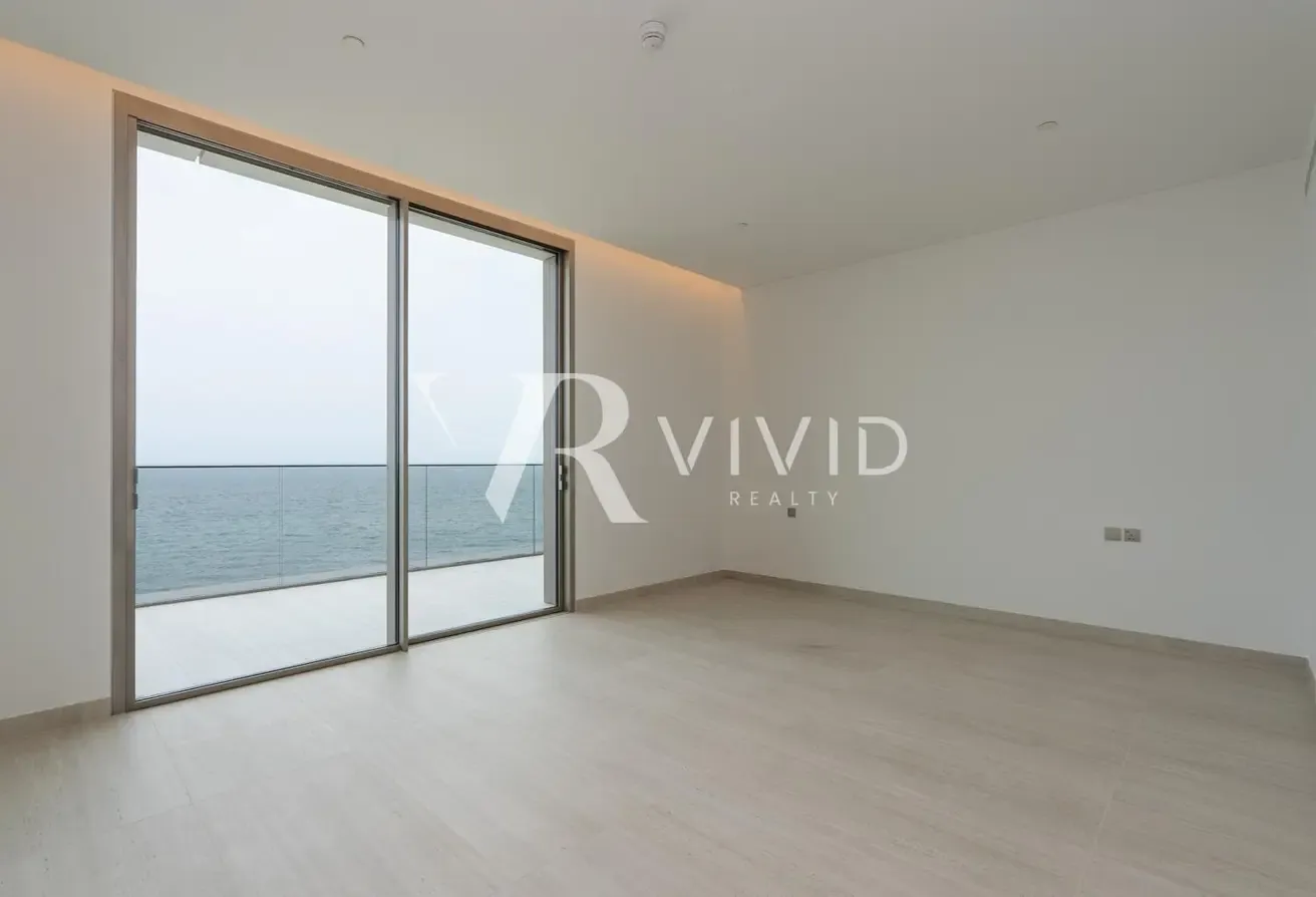 Private Beach | Panoramic Sea View | Mid Floor