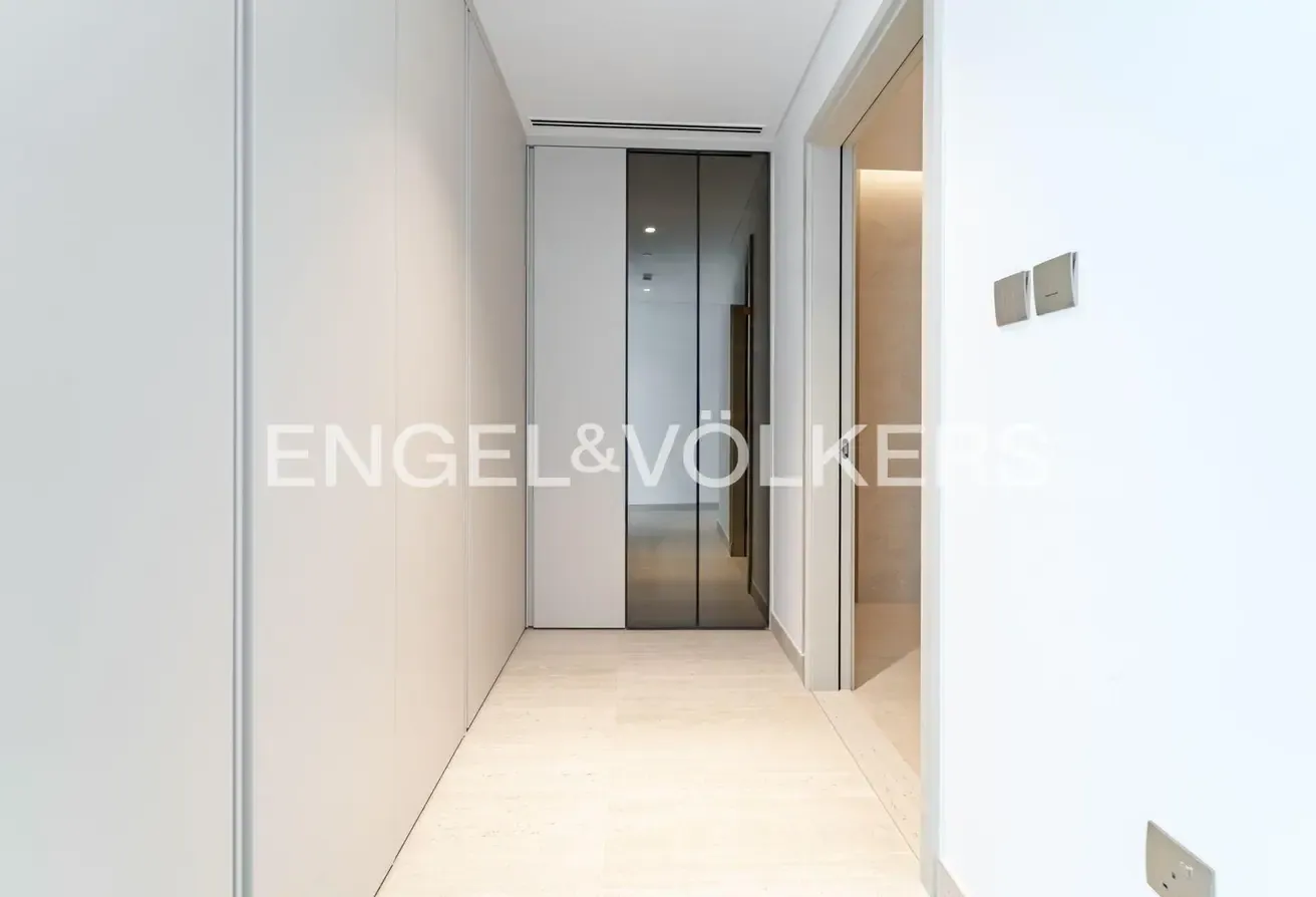 Luxury Living | Beach Front | Corner Unit
