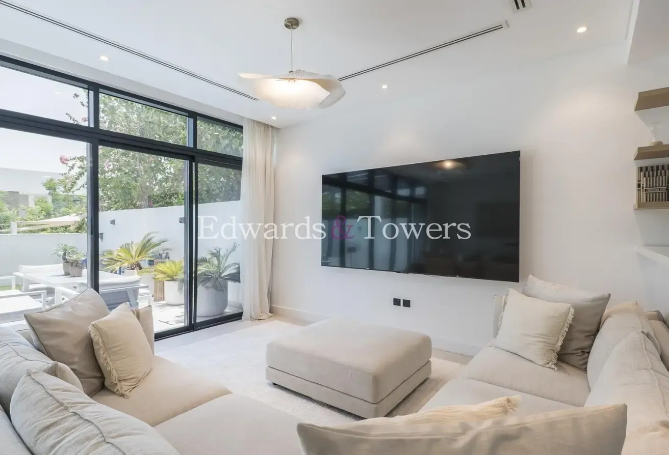 VOT | Rare Unit | Prime Location | 3 Bed Villa