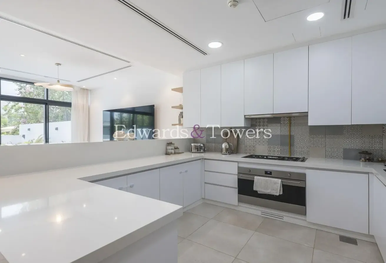 VOT | Rare Unit | Prime Location | 3 Bed Villa