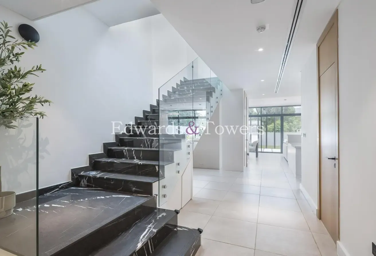 VOT | Rare Unit | Prime Location | 3 Bed Villa