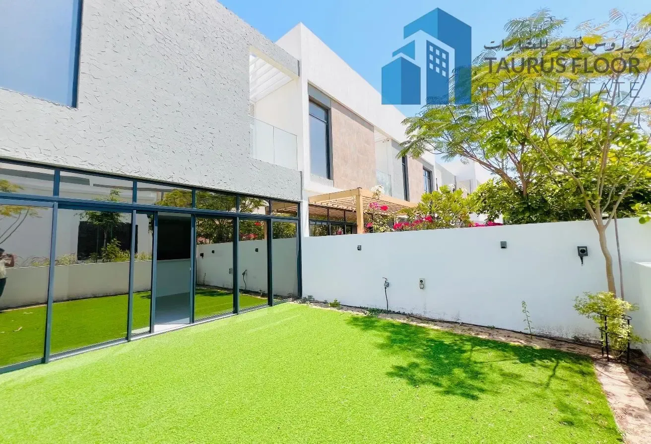 Luxury 3 Bed Villa || Private Garden || Vacant Now