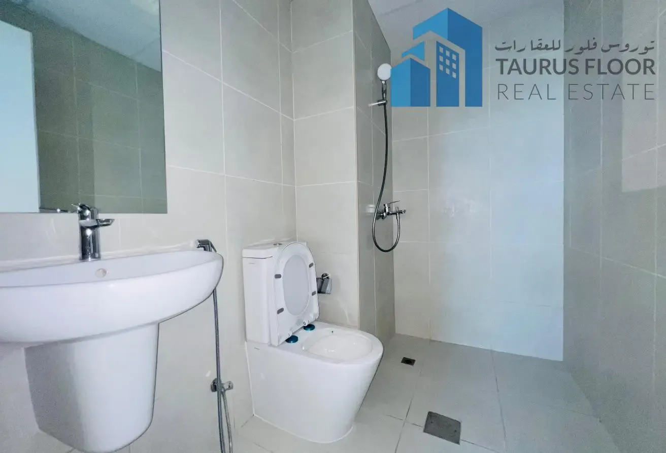 Luxury 3 Bed Villa || Private Garden || Vacant Now
