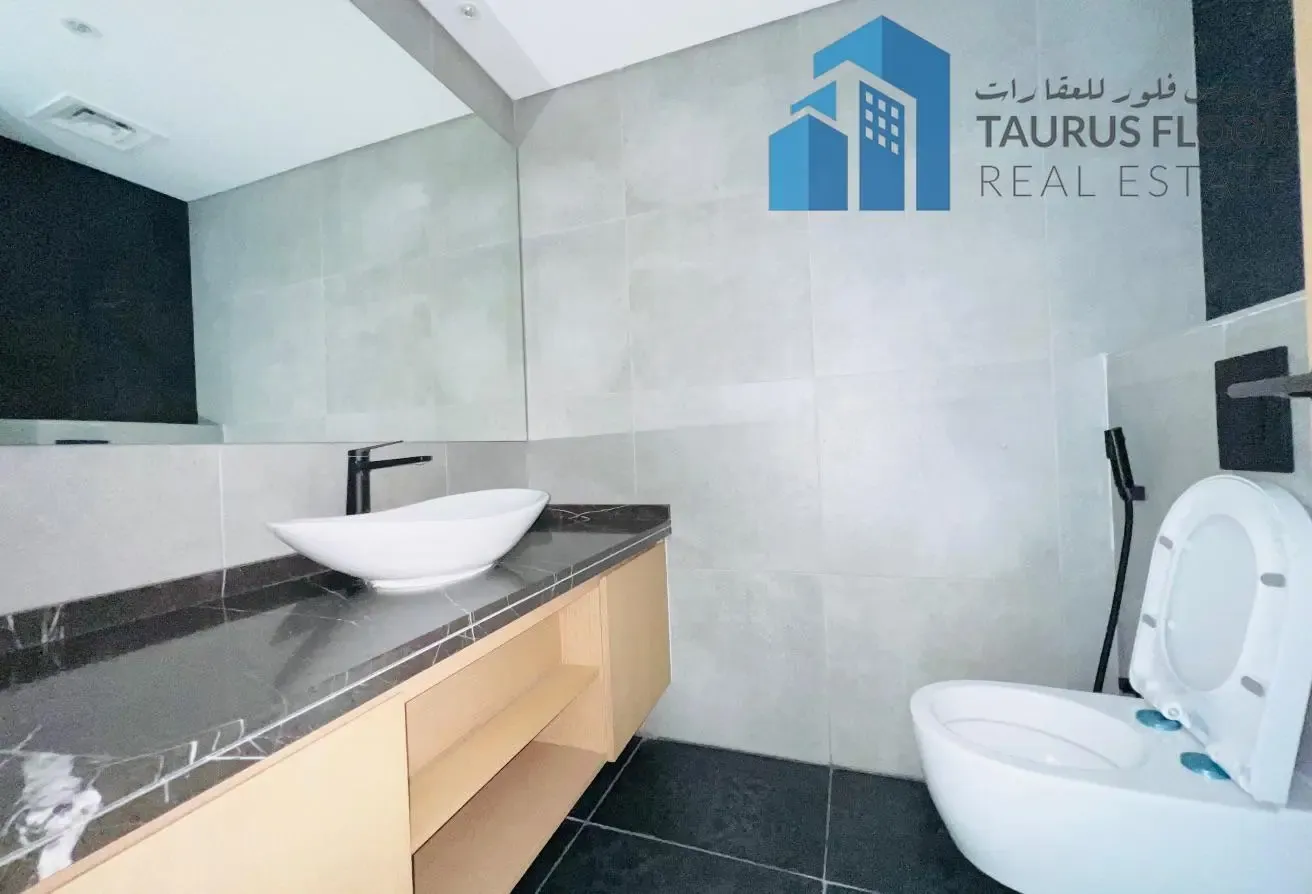 Luxury 3 Bed Villa || Private Garden || Vacant Now