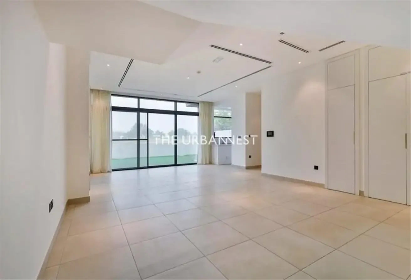 Park Backing | Single Row | Vacant | Unfurnished
