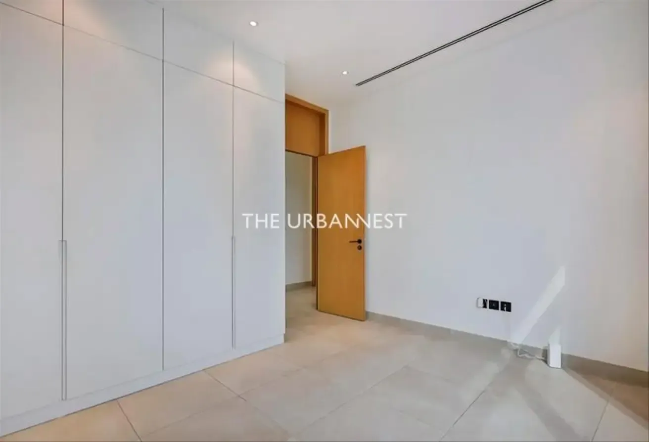 Park Backing | Single Row | Vacant | Unfurnished