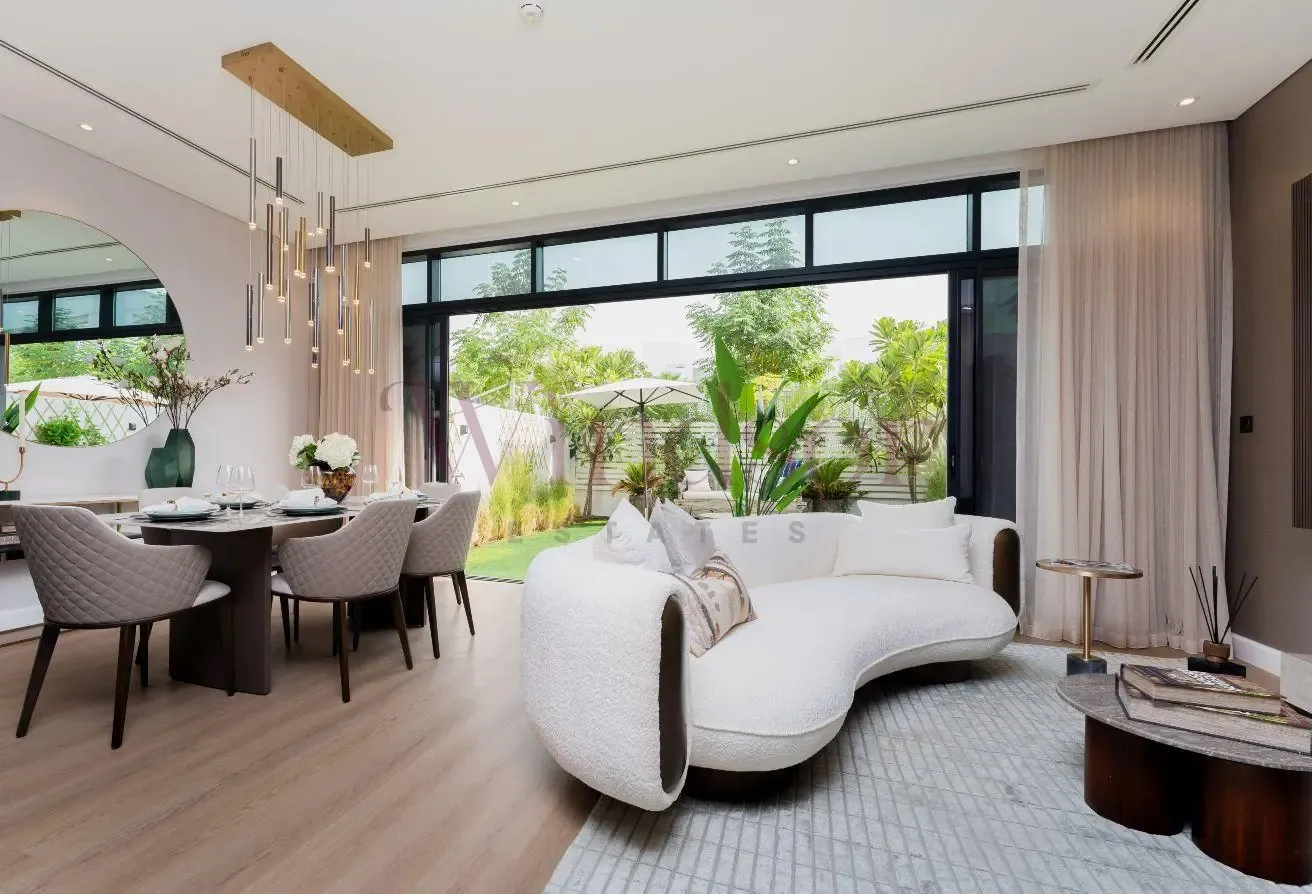 Spacious 3 Bedroom | 12 Cheques | Private Garden