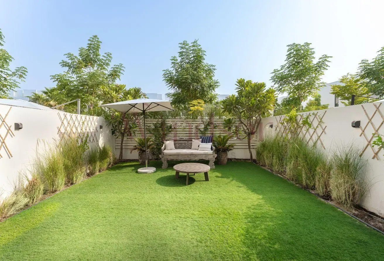 Spacious 3 Bedroom | 12 Cheques | Private Garden