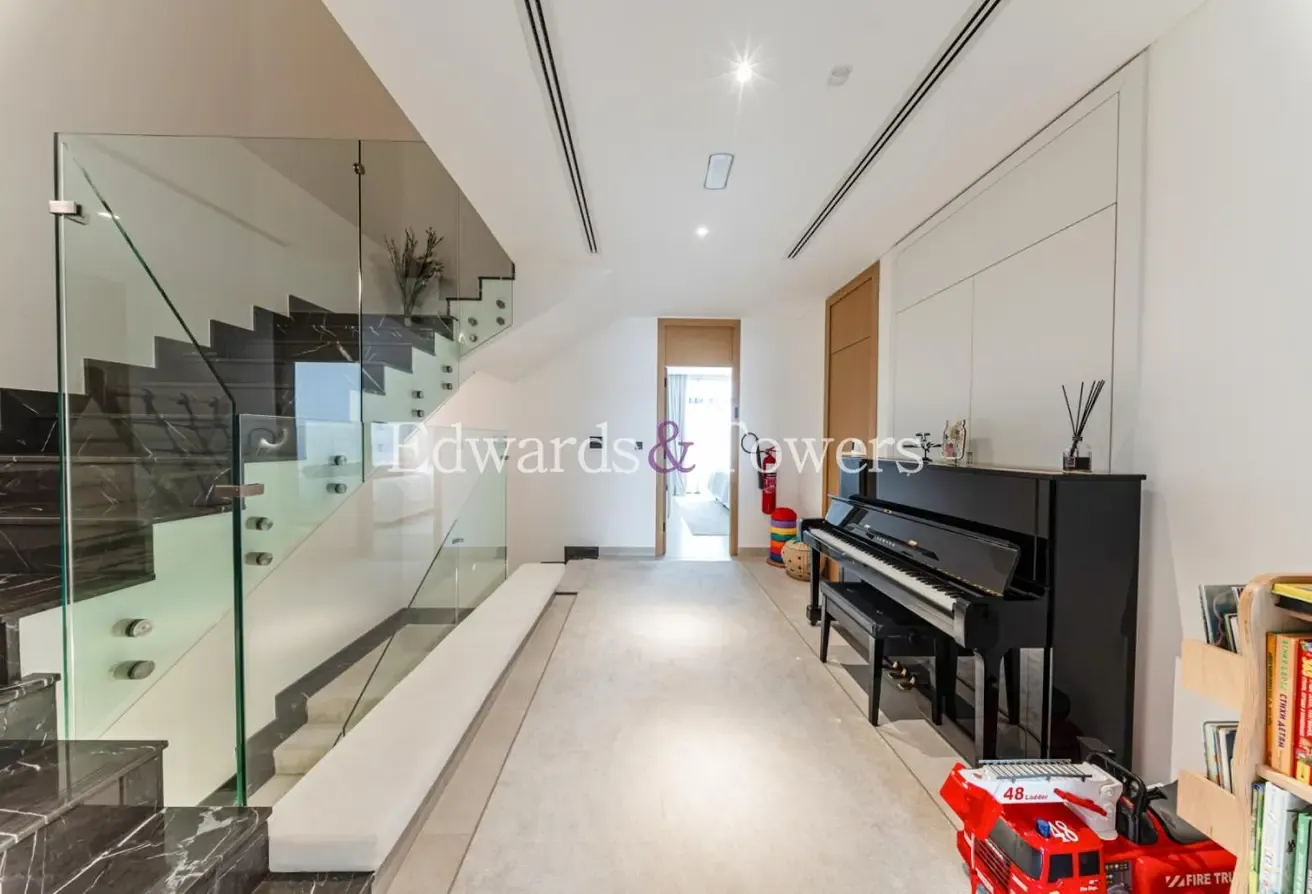Golf Course | Prime Location | Club House Included