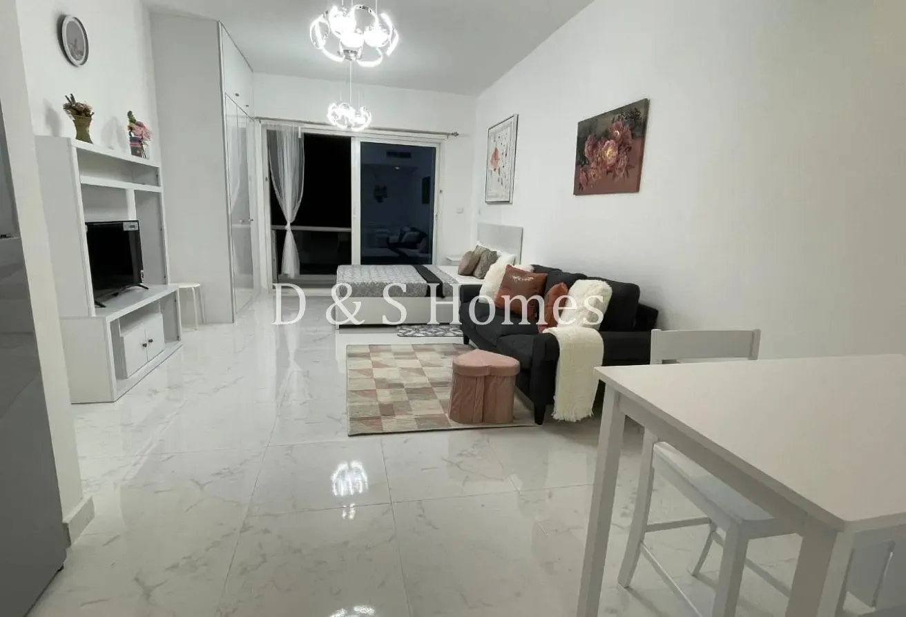 Fully Furnished | Fully Upgraded | Lake view