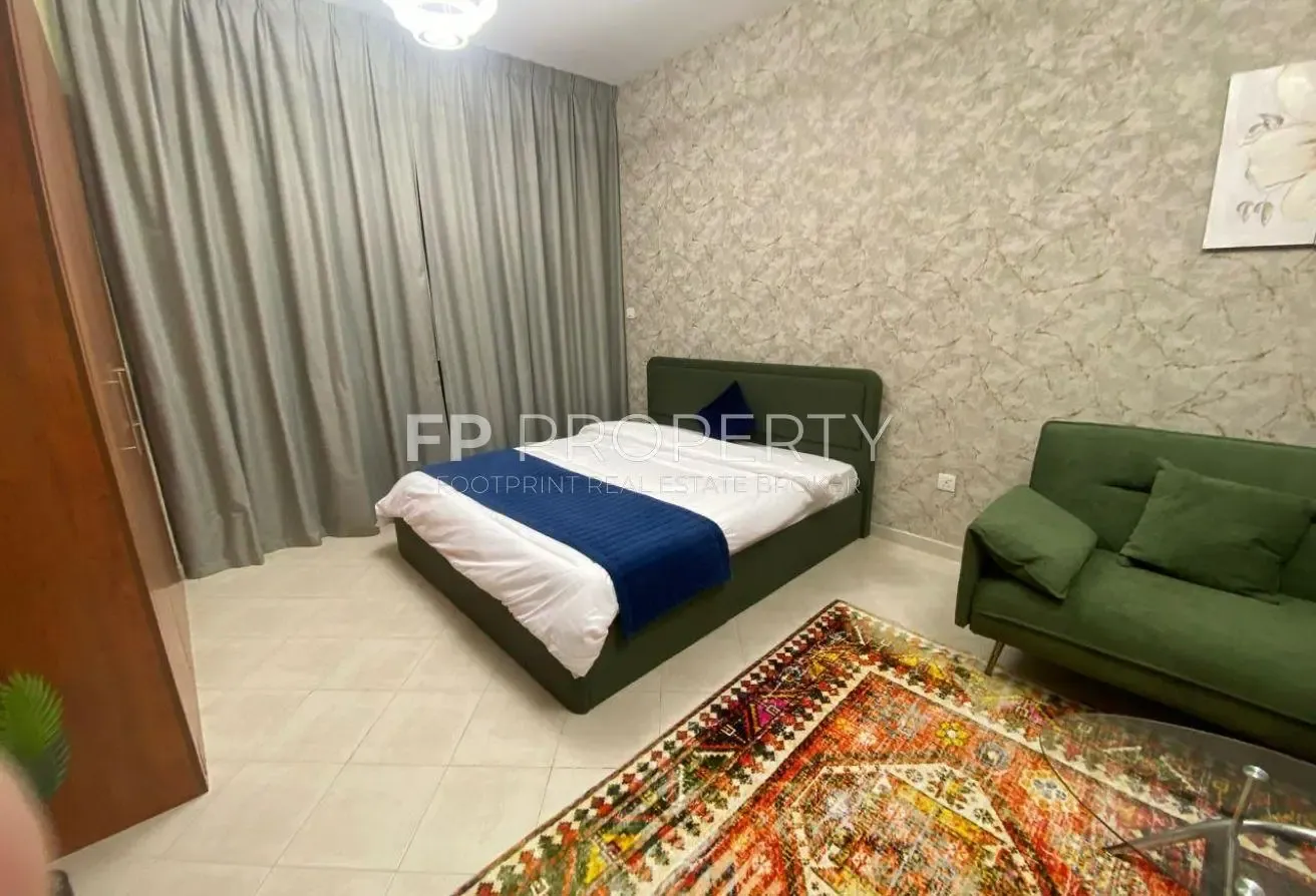 Fully Furnished| Pool and Lake View |Ready To Move