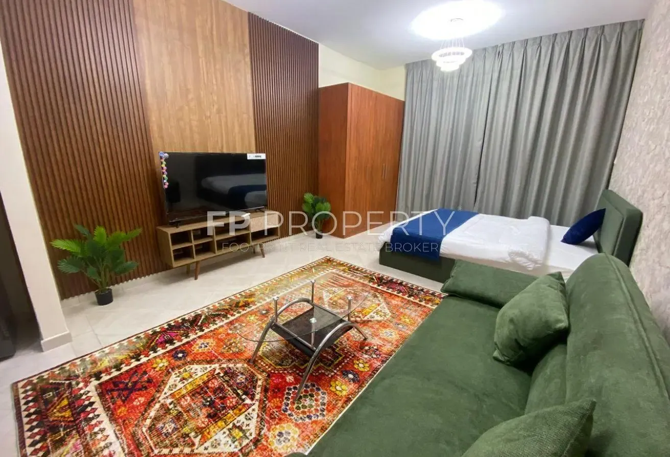 Fully Furnished| Pool and Lake View |Ready To Move