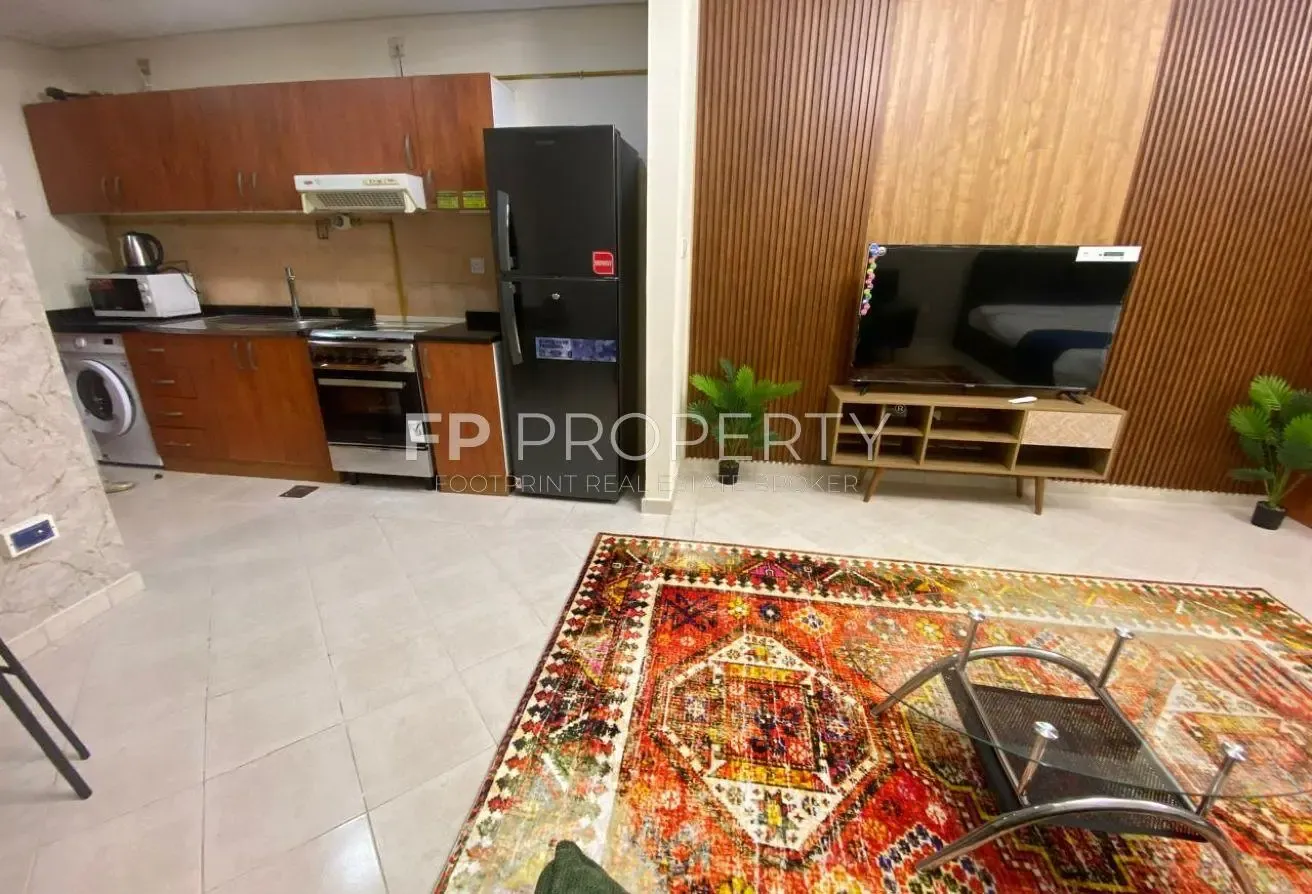 Fully Furnished| Pool and Lake View |Ready To Move