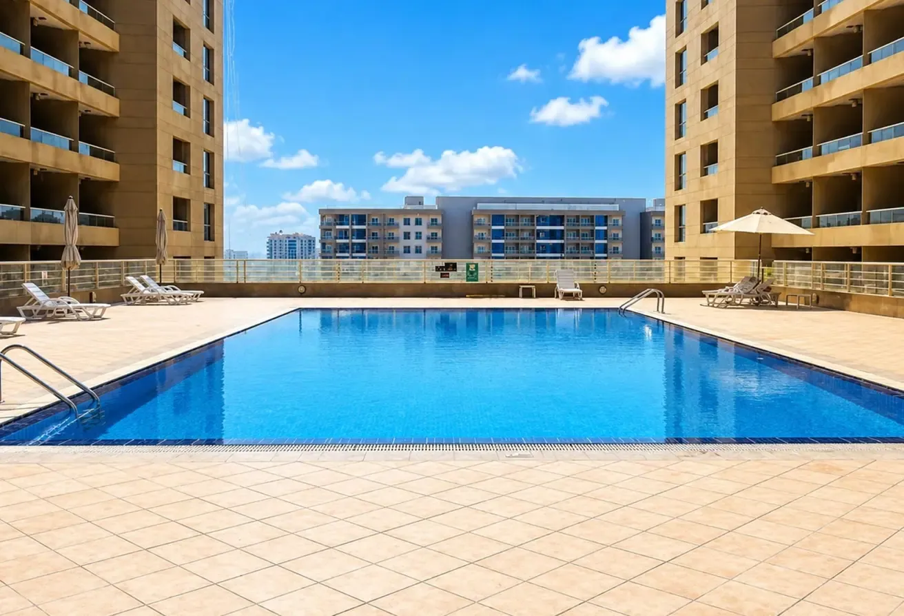 Fully Furnished|Vacant|Lake View|Bills included