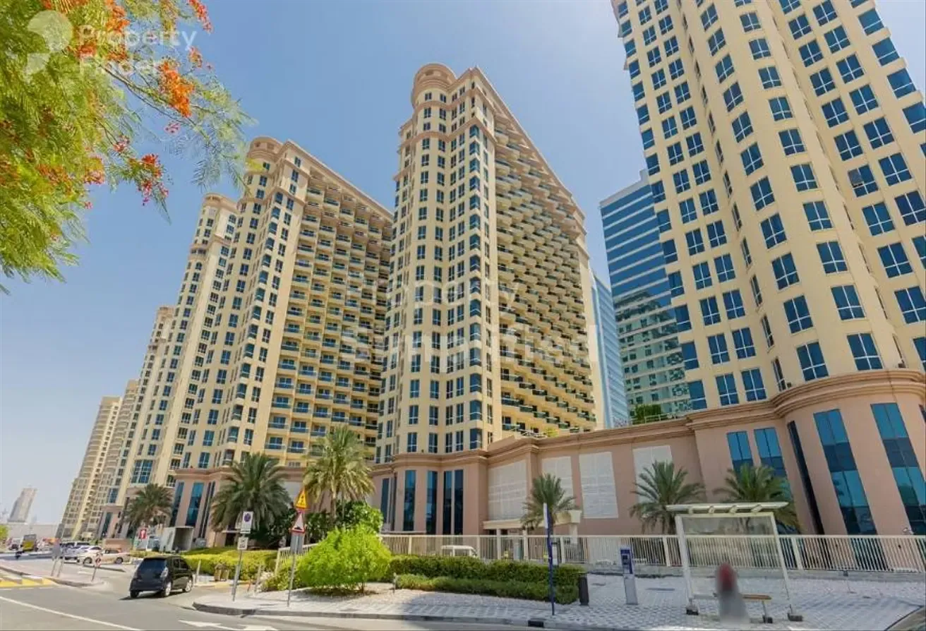 Fully Furnished High-Floor Studio with Lake View