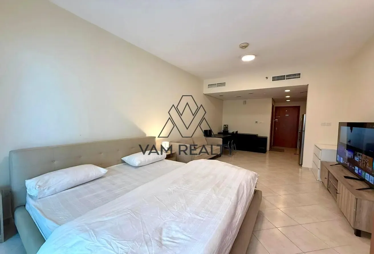 12 Cheques|High Floor|Furnished|Lake View|Parking