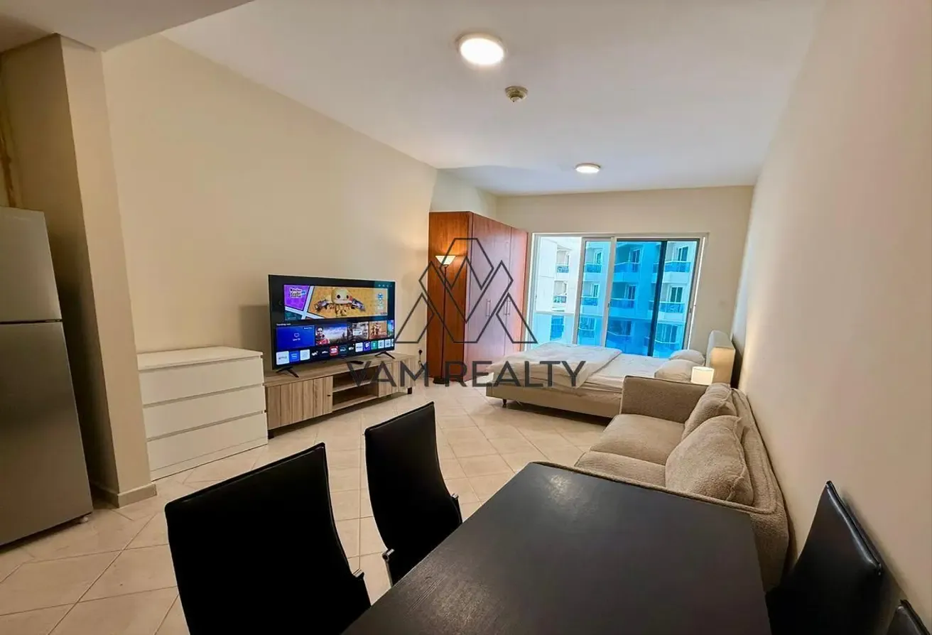 12 Cheques|High Floor|Furnished|Lake View|Parking