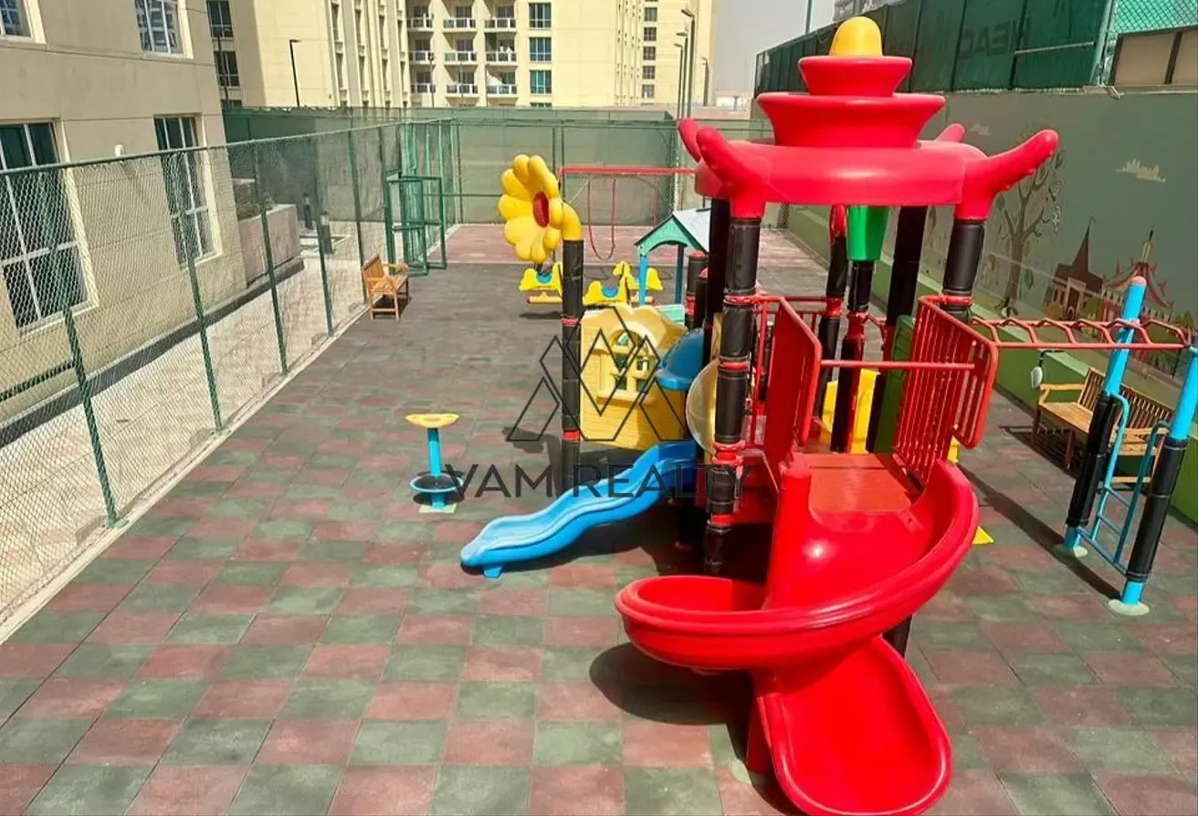 12 Cheques|High Floor|Furnished|Lake View|Parking