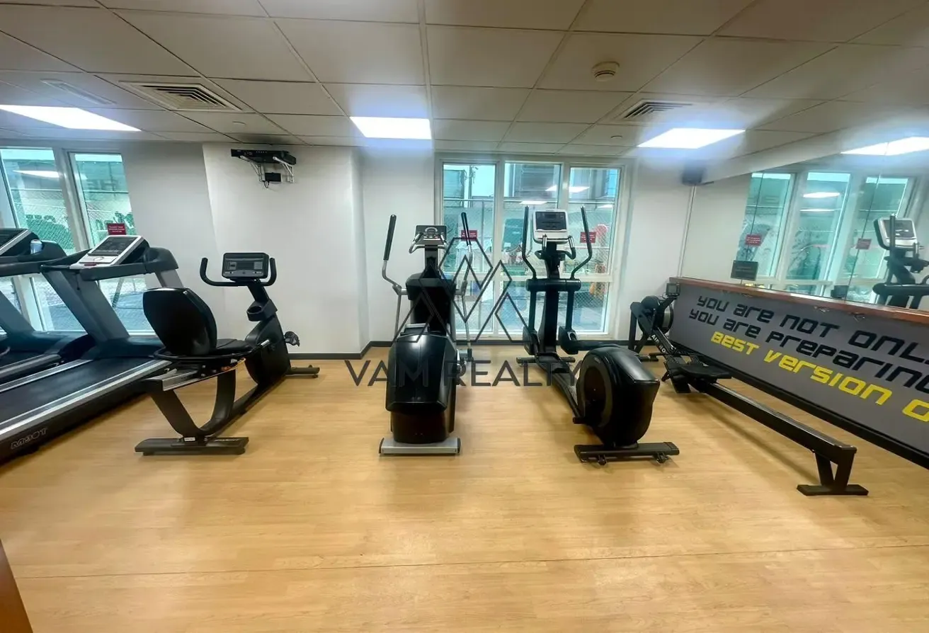 12 Cheques|High Floor|Furnished|Lake View|Parking