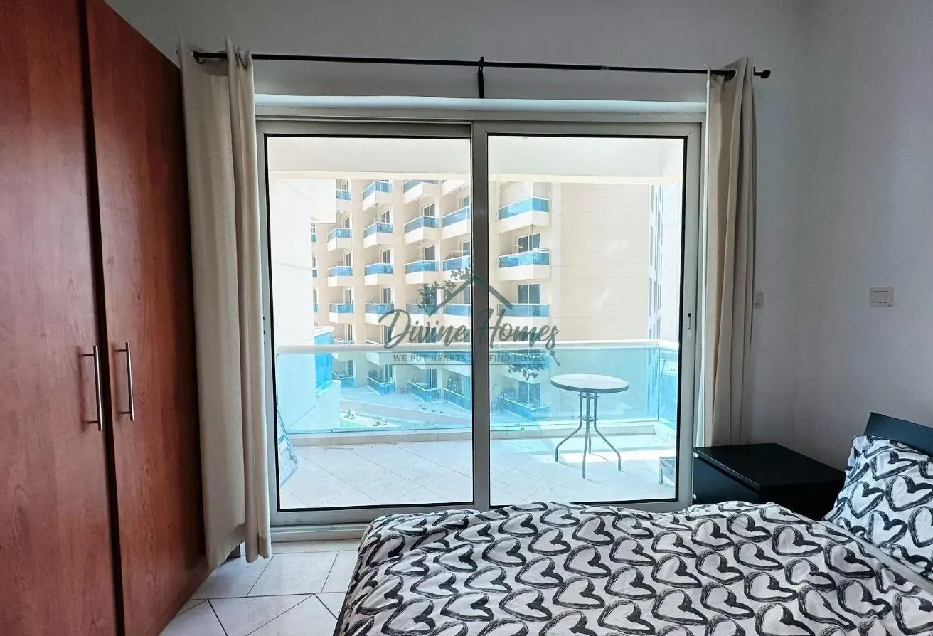 FURNISHED STUDIO | RESERVED PARKING |READY TO MOVE