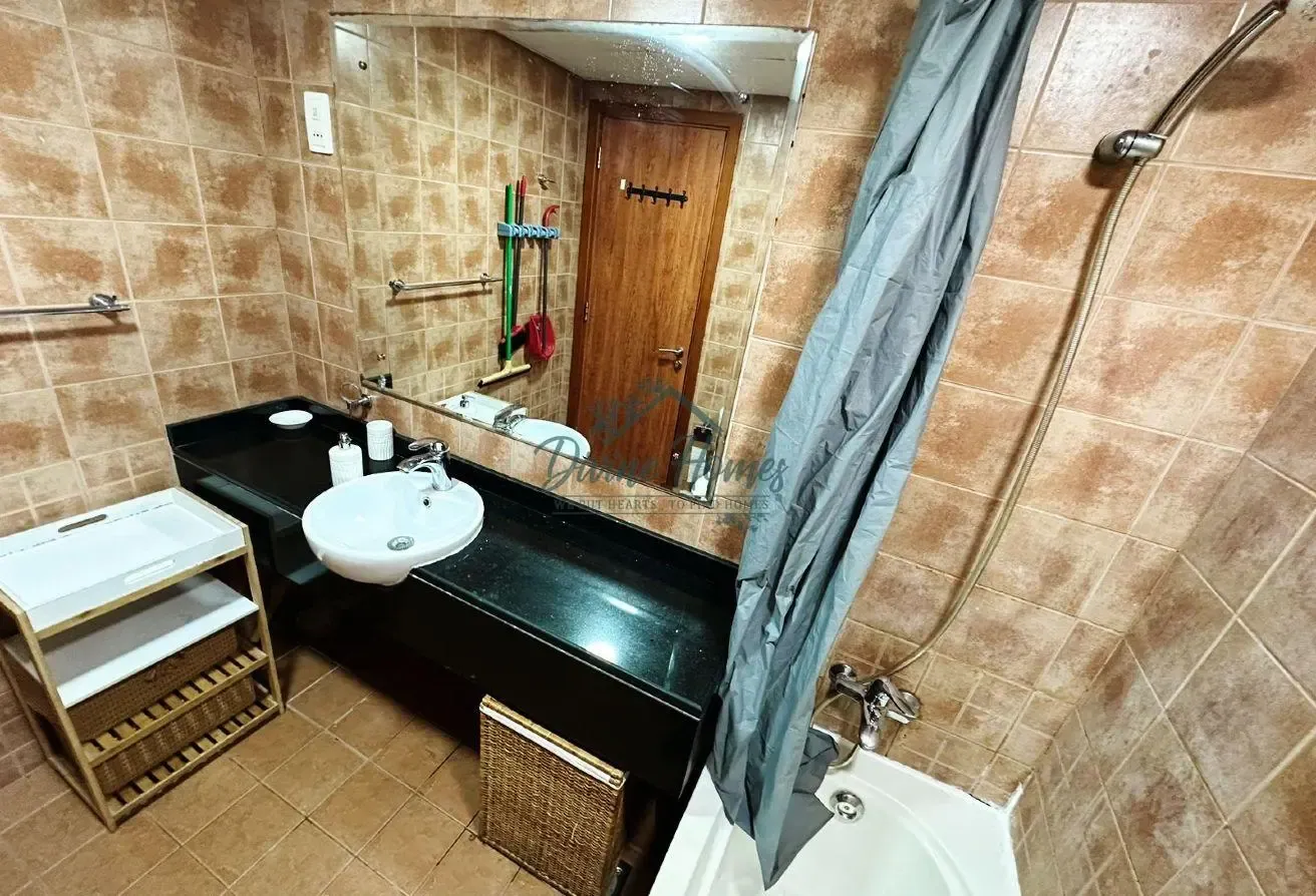 FURNISHED STUDIO | RESERVED PARKING |READY TO MOVE