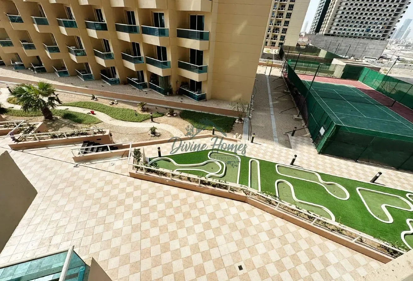 FURNISHED STUDIO | RESERVED PARKING |READY TO MOVE