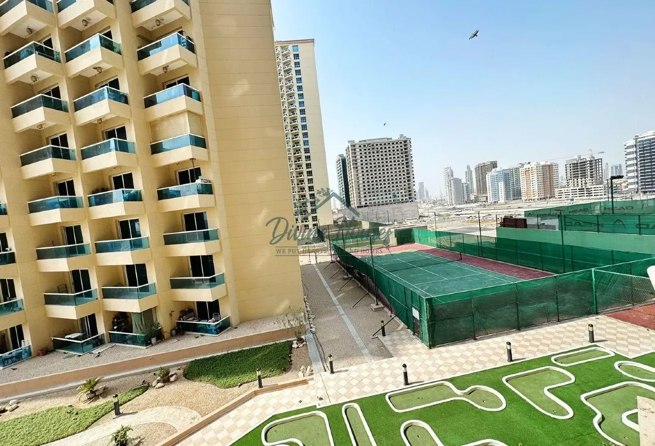 FURNISHED STUDIO | RESERVED PARKING |READY TO MOVE