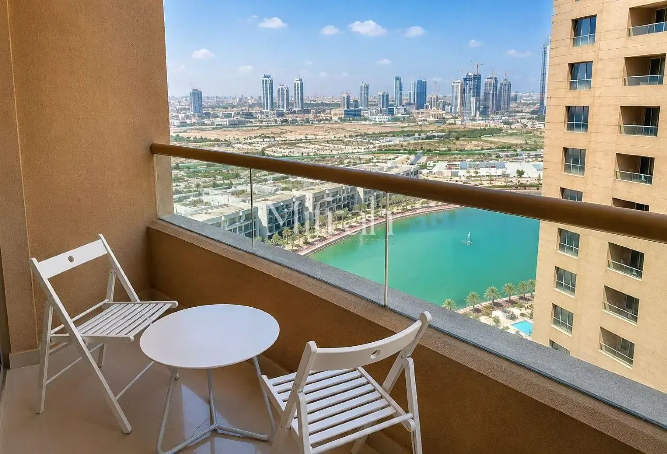 Spacious Studio | Furnished | Vacant