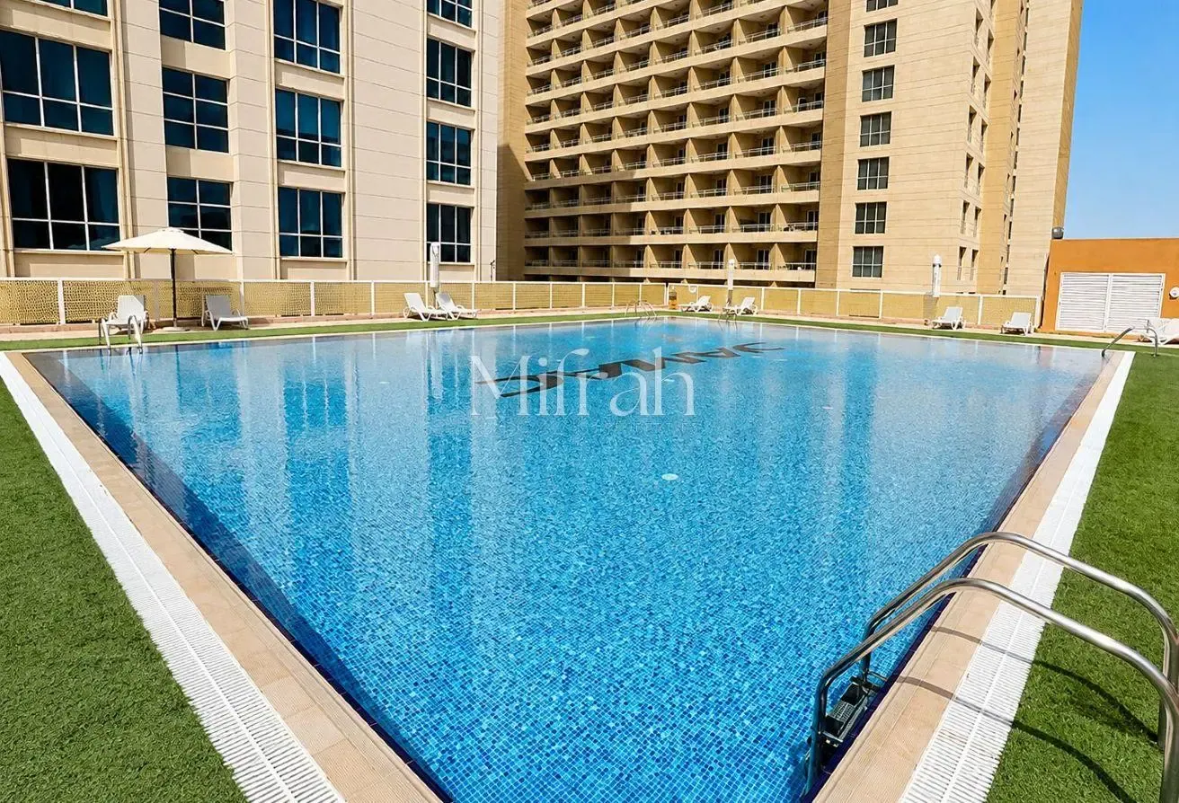 Spacious Studio | Furnished | Vacant