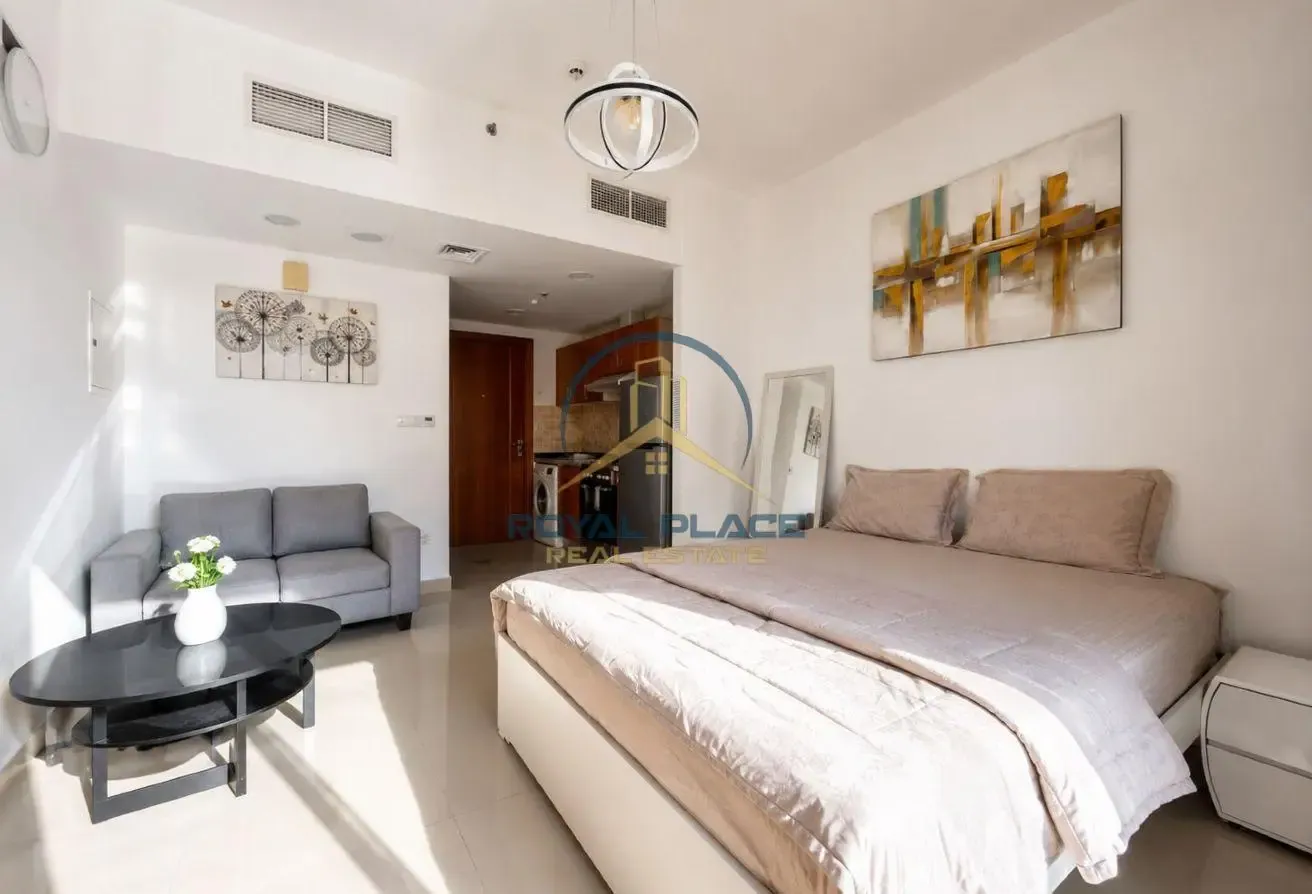 Furnished Studio I Vacant I High Floor