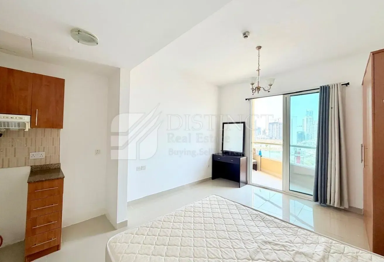 Fully Furnished Studio, Ready to Move-in
