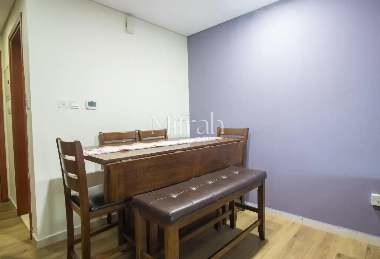 12 Cheques | Fully Furnished | Pool & Lake View