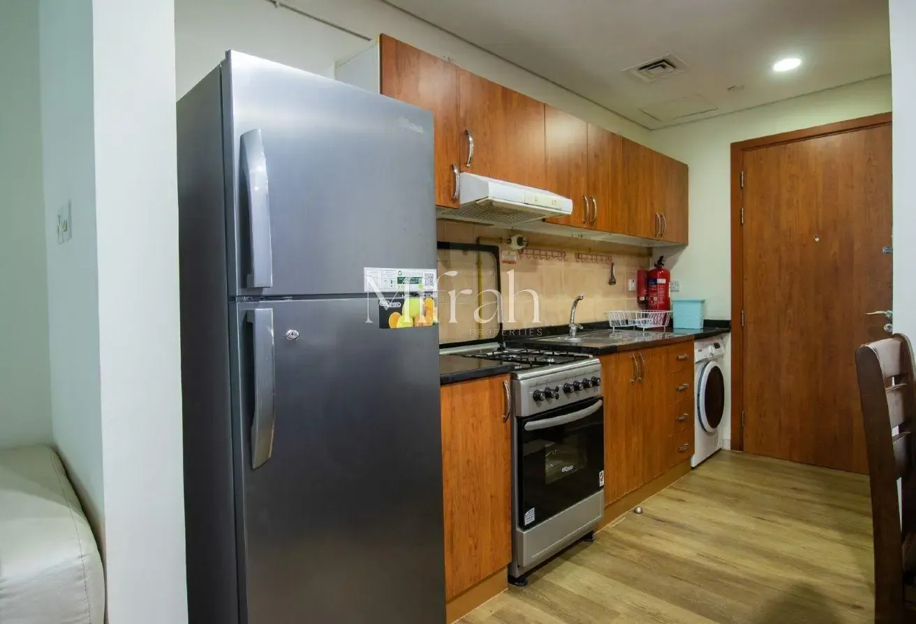 12 Cheques | Fully Furnished | Pool & Lake View