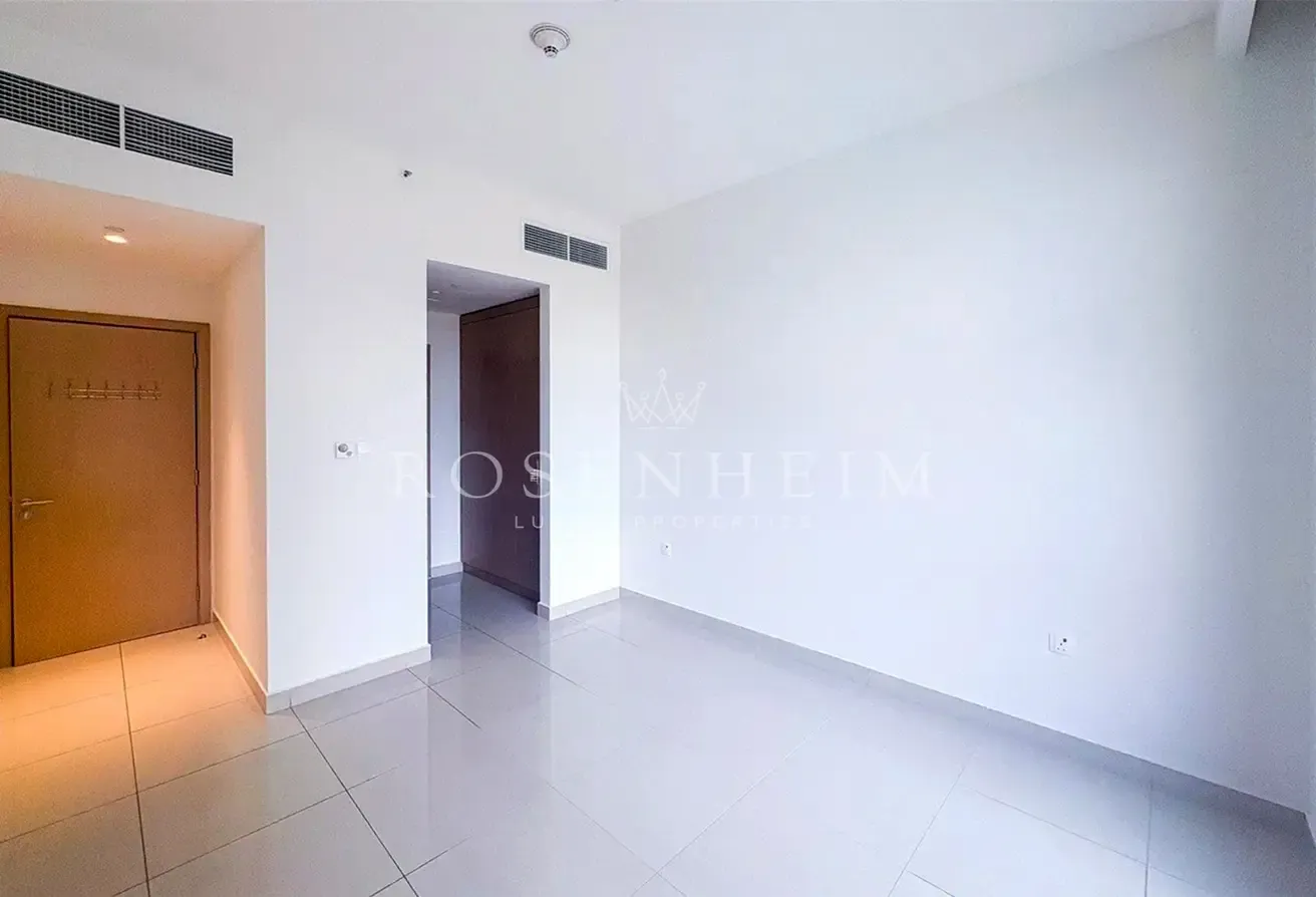 Large Layout | High Floor Unit |  Vacant in August