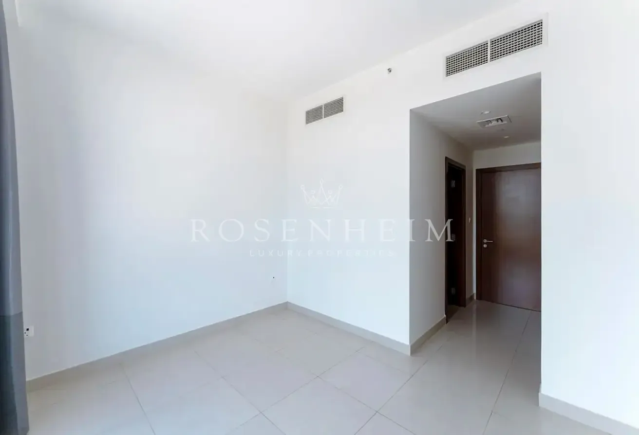 Large Layout | High Floor Unit |  Vacant in August