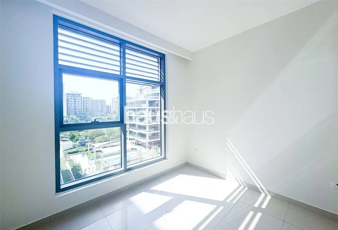 Vacant | Pool + Park Views | Corner Unit