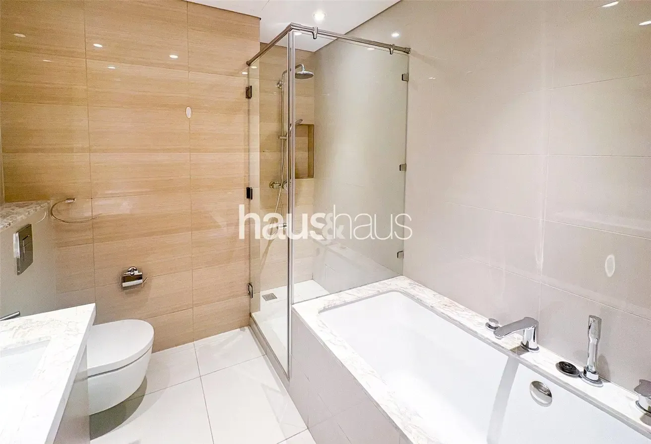 Vacant | Pool + Park Views | Corner Unit