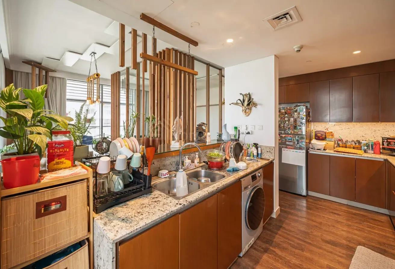 Spacious apartment | Upgraded | Wooden flooring