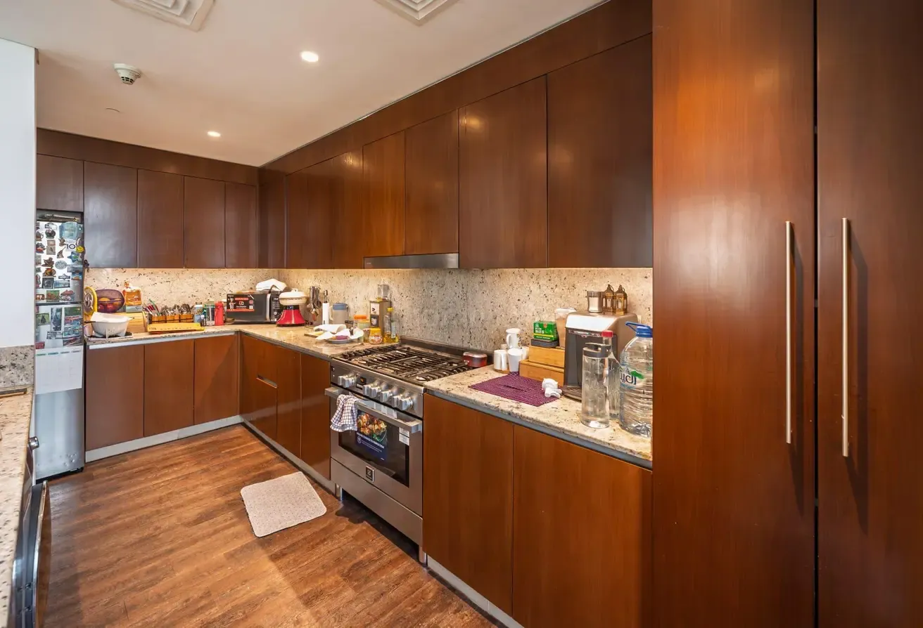 Spacious apartment | Upgraded | Wooden flooring