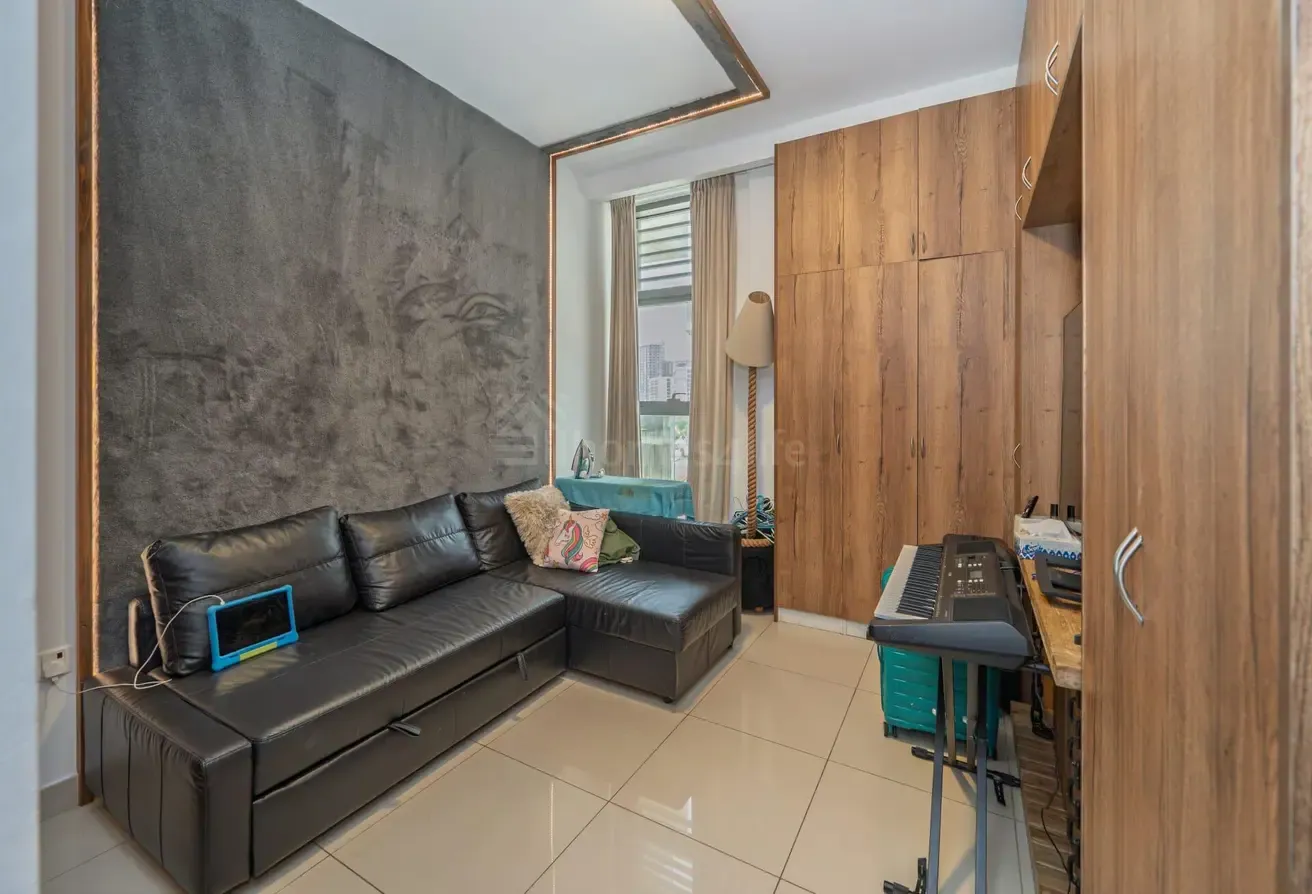 Spacious apartment | Upgraded | Wooden flooring
