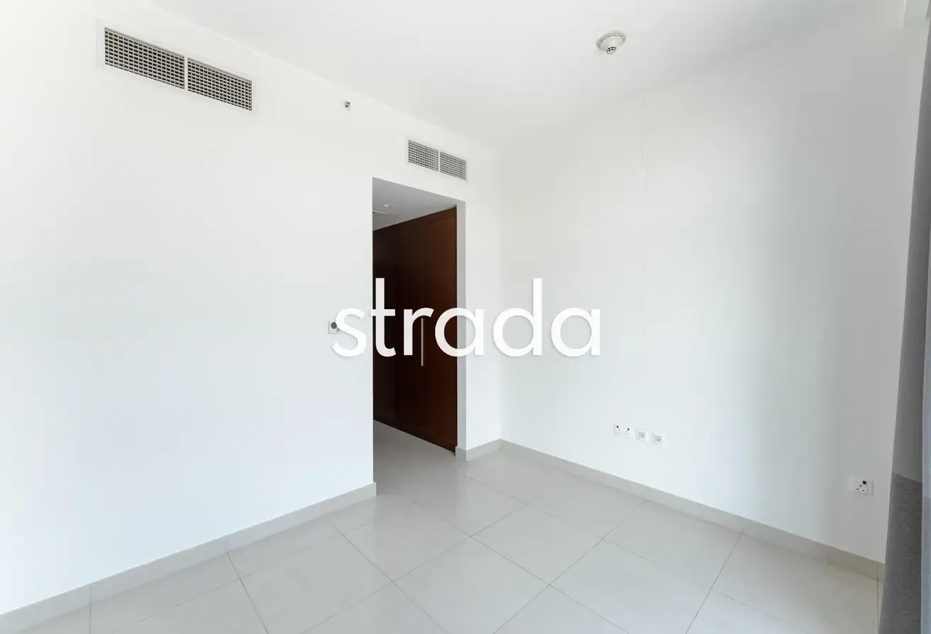 Large Layout | Vacant Aug 1st | High Floor