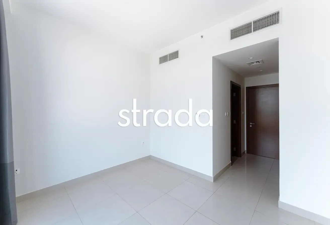 Large Layout | Vacant Aug 1st | High Floor