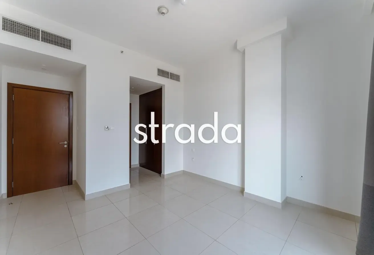 Large Layout | Vacant Aug 1st | High Floor