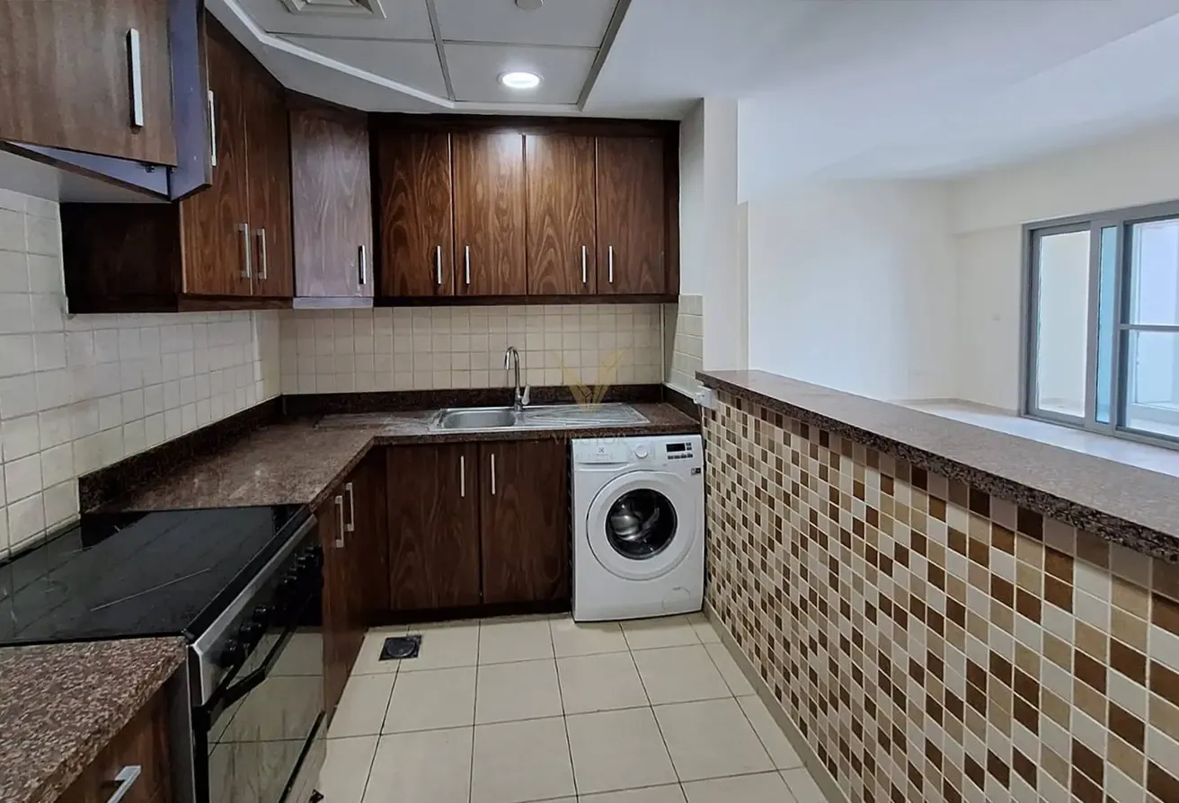 SPACIOUS 1BR | VACANT | PRIME BUSINESS BAY