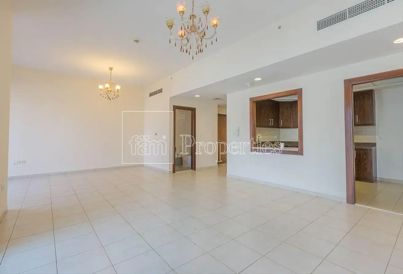Spacious I Nice Layout I Vacant Now I Open View
