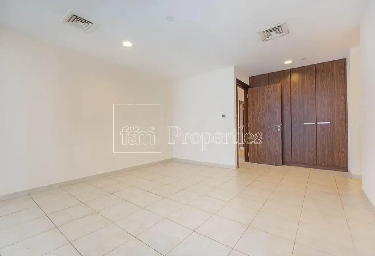 Spacious I Nice Layout I Vacant Now I Open View