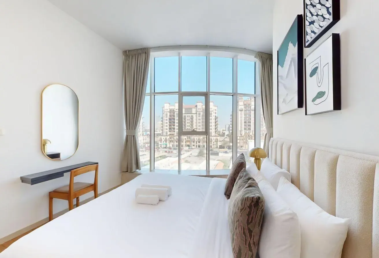 Zenith Tower A2 - Colourful One Bedroom