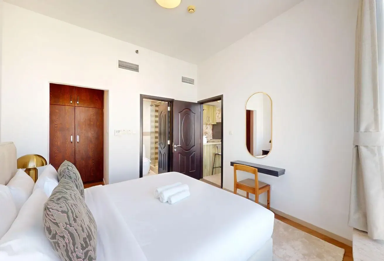 Zenith Tower A2 - Colourful One Bedroom