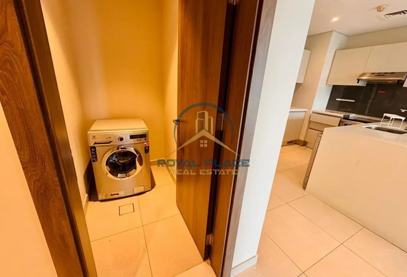 Luxury Furnished | High Floor | Community View
